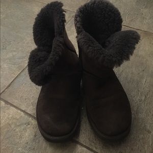 Dark brown ugg
